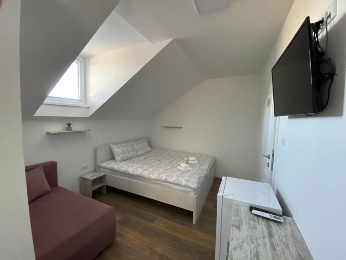 Omis Rooms Pančevo 외부 사진