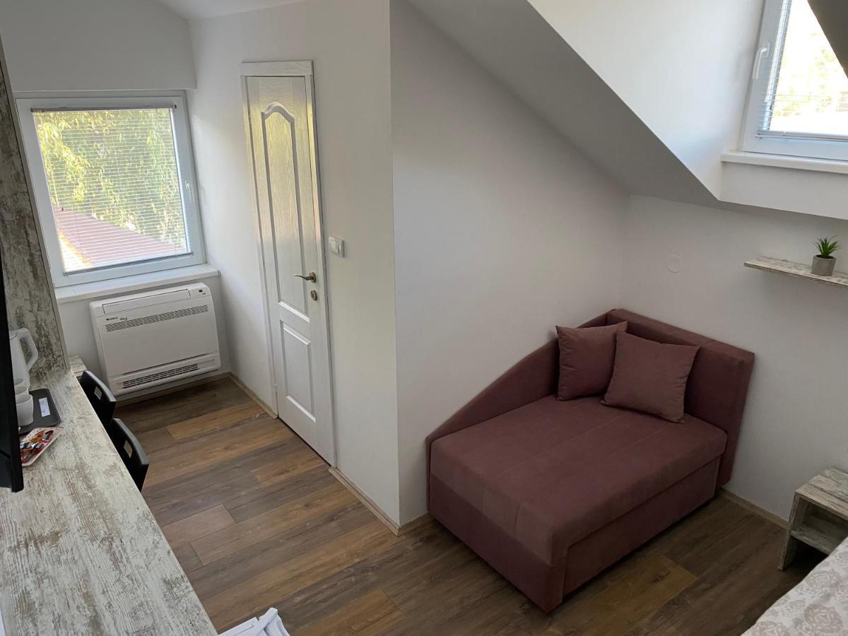 Omis Rooms Pančevo 외부 사진