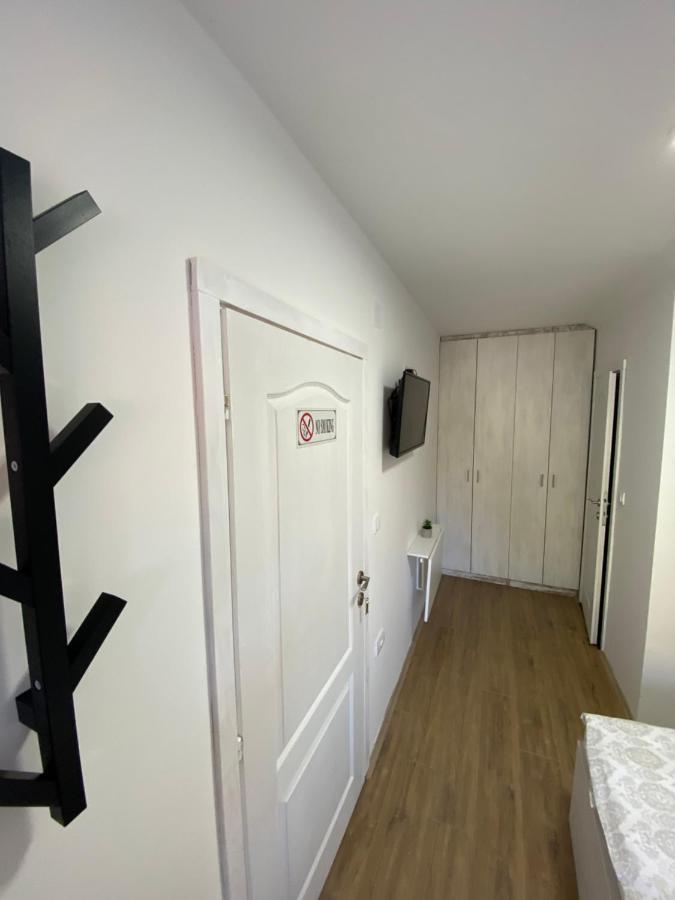 Omis Rooms Pančevo 외부 사진