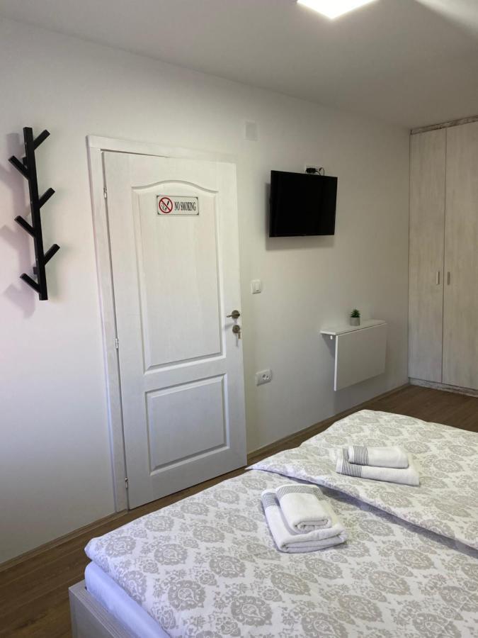 Omis Rooms Pančevo 외부 사진
