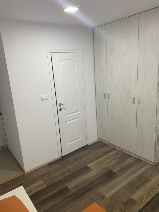 Omis Rooms Pančevo 외부 사진